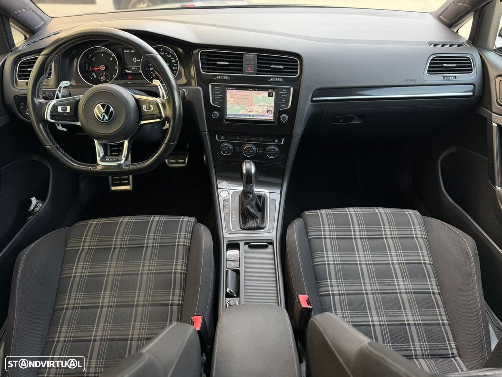 VW Golf 2.0 TDI GTD DSG - 2