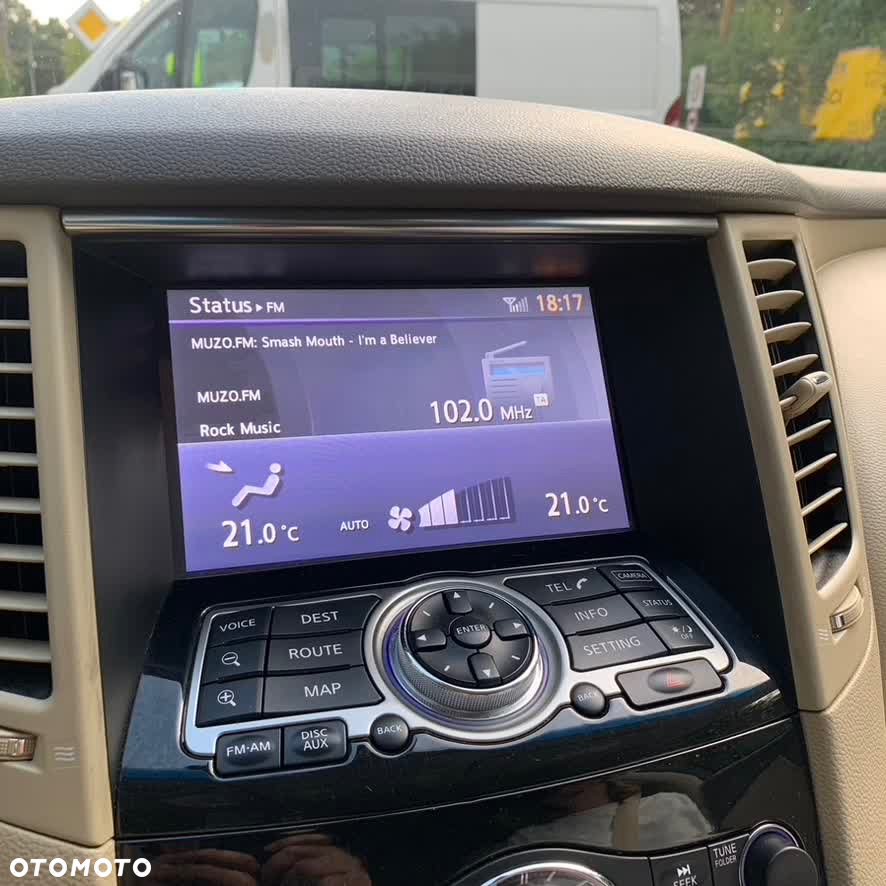 Infiniti QX70 3.7 S Premium - 13