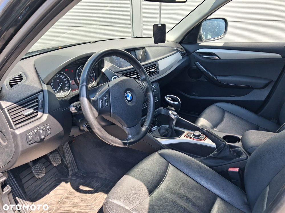 BMW X1 sDrive18i Sport Line - 11
