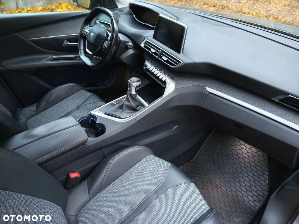 Peugeot 3008 - 11