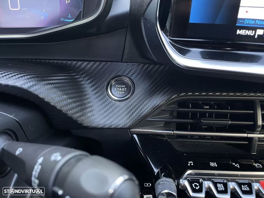 Peugeot 2008 PureTech 130 EAT8 GT - 22