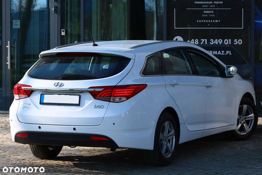 Hyundai i40 Kombi blue 1.6 Family+ - 11