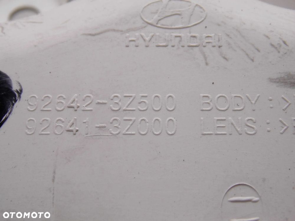 LAMPKA BOCZKA TAPICERKI DRZWI HYUNDAI I40 LIFT PRAWA PRZEDNIA ORYGINAŁ - 4