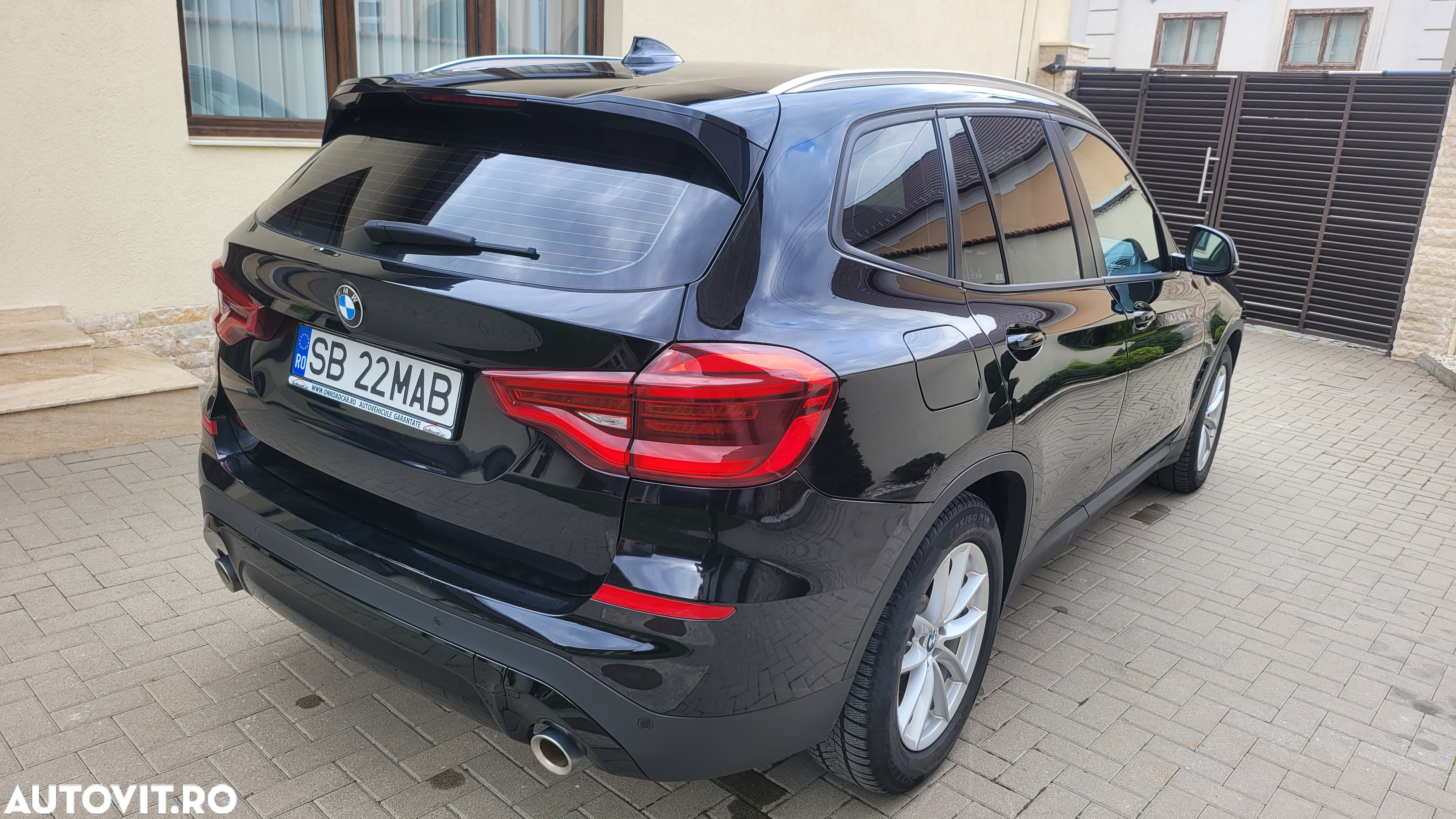 BMW X3 xDrive20i AT - 4