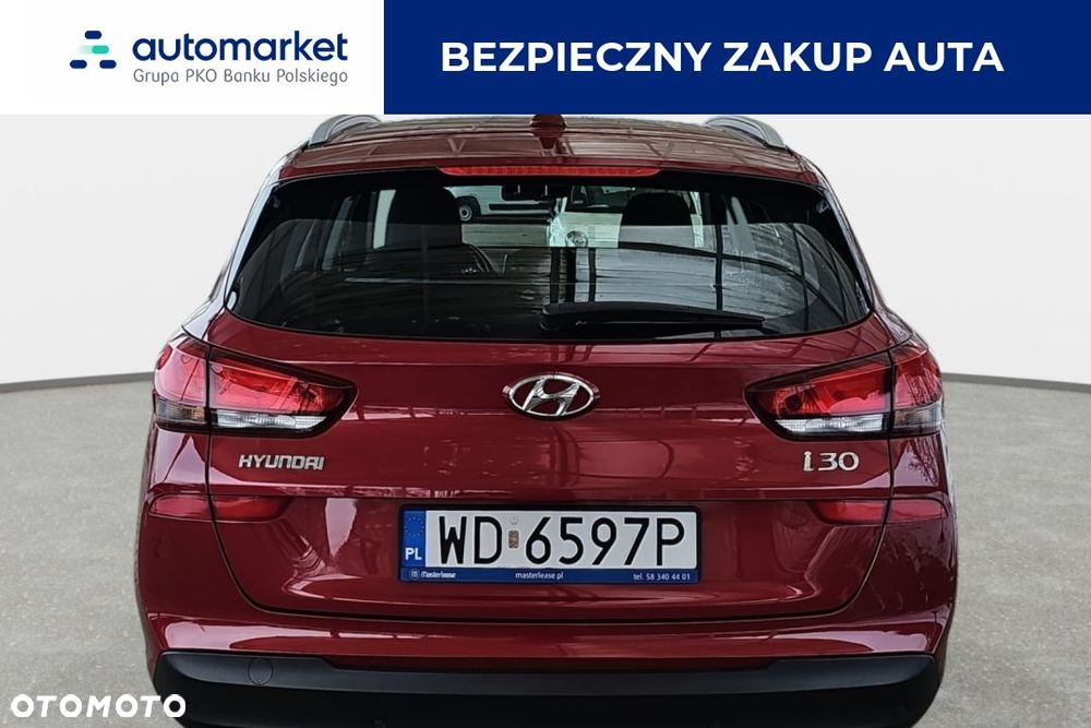 Hyundai i30 1.5 DPI Classic + - 9