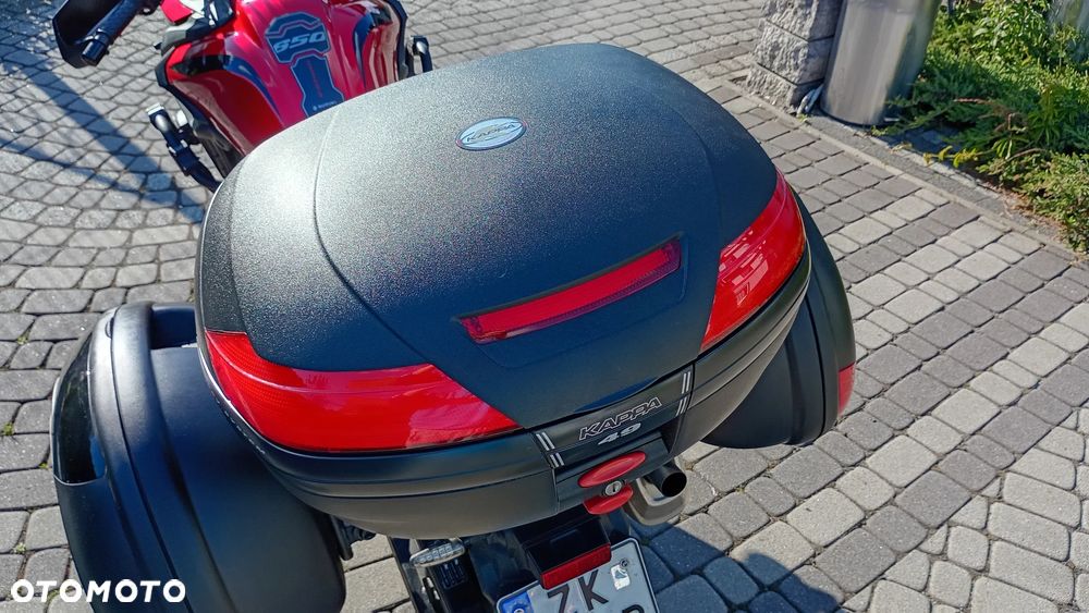 Suzuki V-STROM - 10
