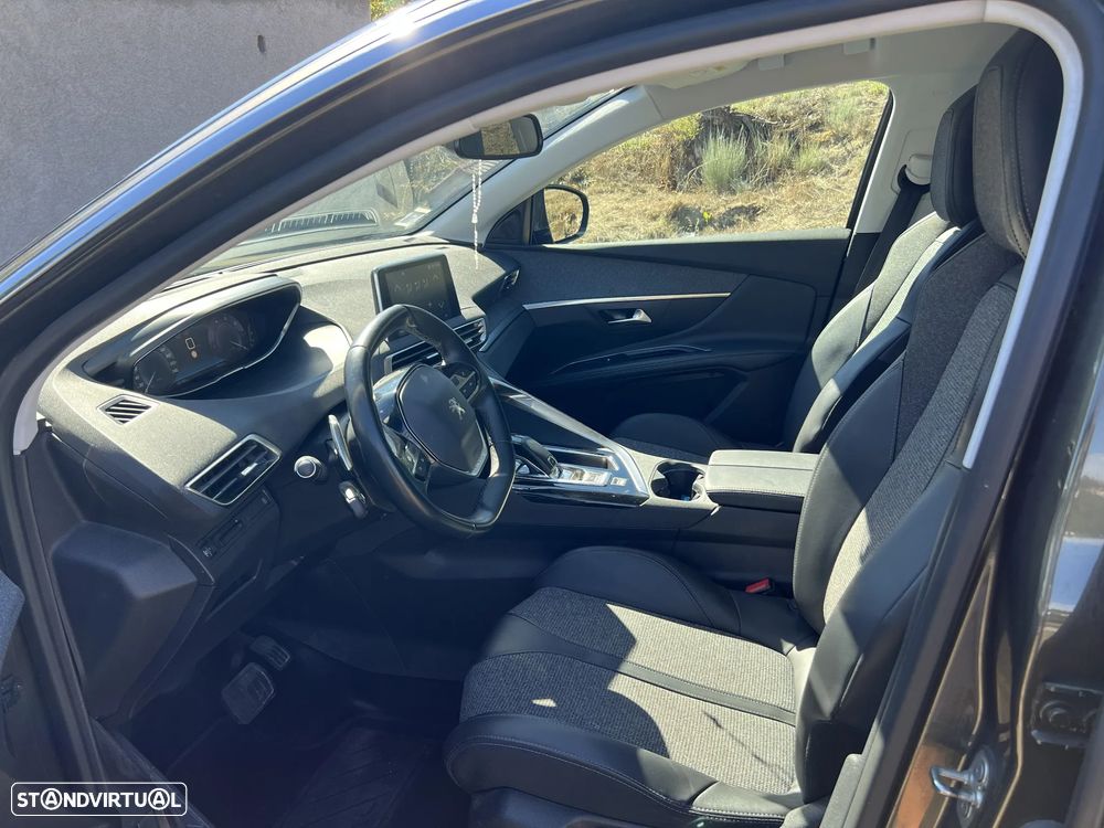 Peugeot 5008 1.5 BlueHDi Allure EAT8 - 13