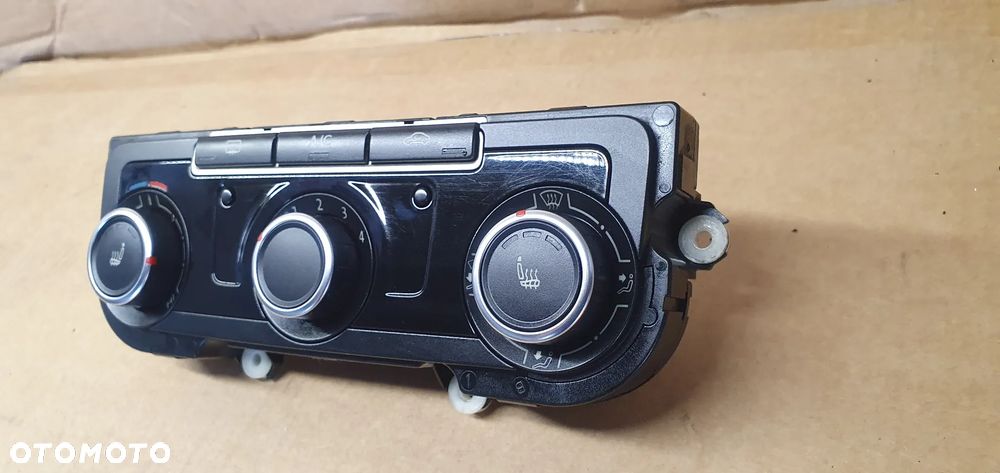 Panel nawiewu klimatyzacji klimy VW Caddy III Lift 5HB011292 - 3