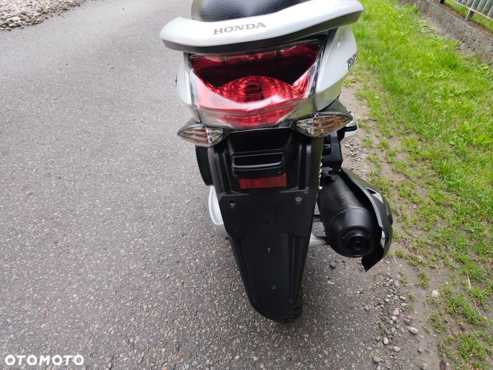 Honda PCX - 10