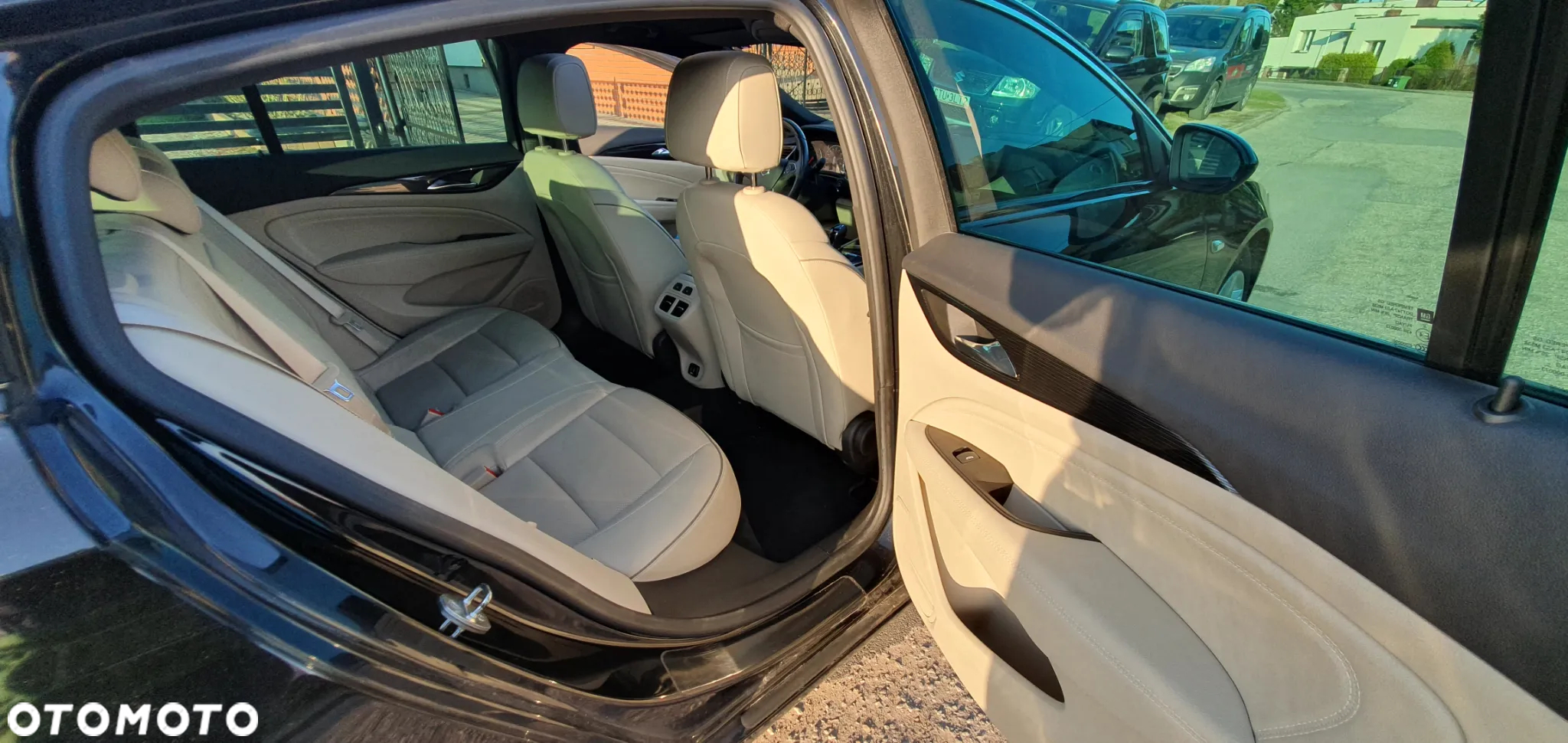 Opel Insignia 1.6 CDTI - 9