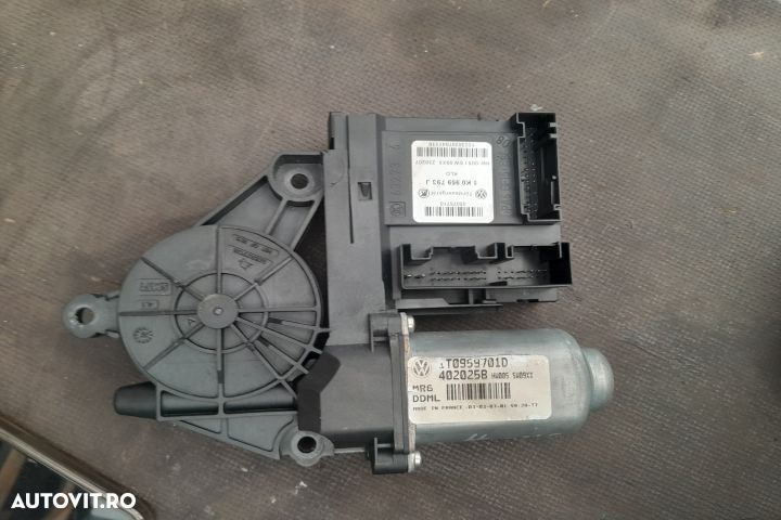 Motoras macara geam fata stanga 1K0959793J / 1T0959701D 1K0959793J / - 1