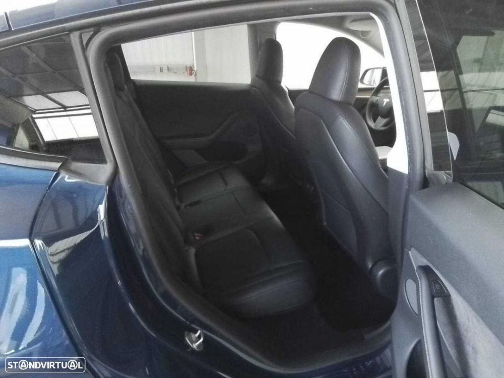 Tesla Model Y Performance Dual Motor AWD - 3
