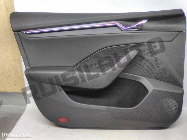 Forra De Porta Frente Esquerda 5e486_7013q Skoda Octavia Iv Com - 1