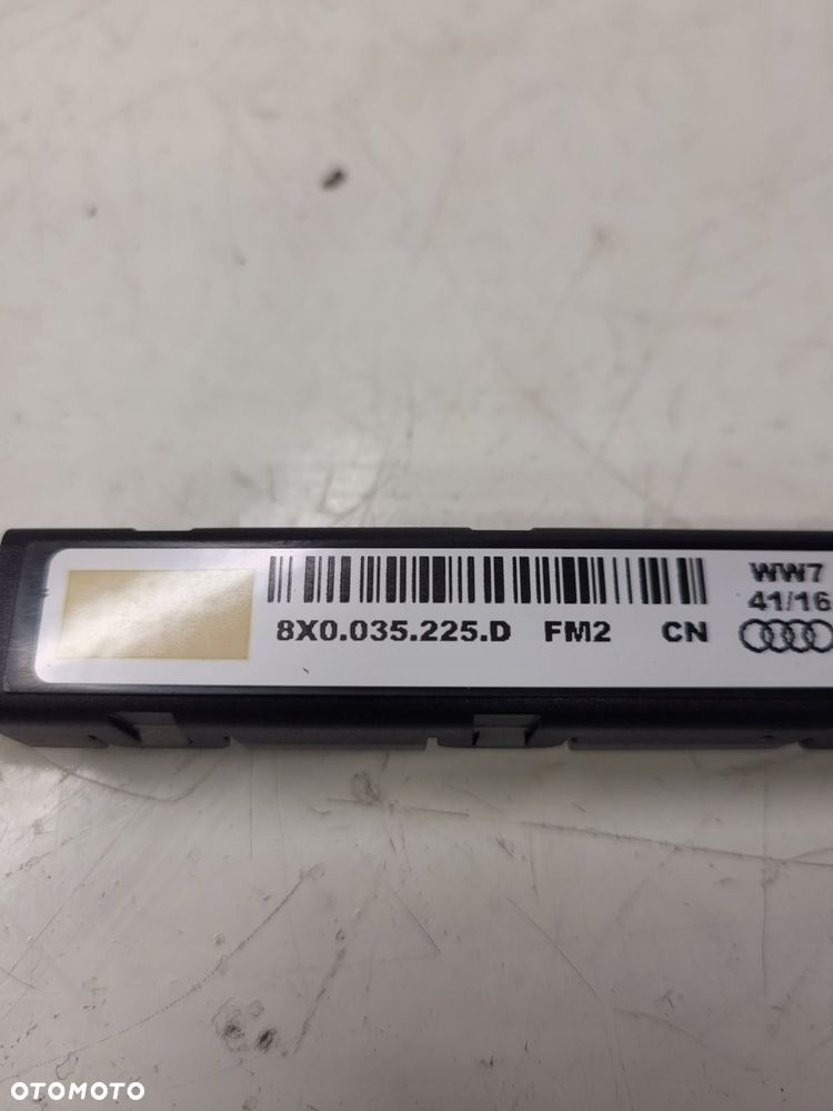 WZMACNIACZ ANTENYOWY GPS AUDI A1 8X0035225D - 4