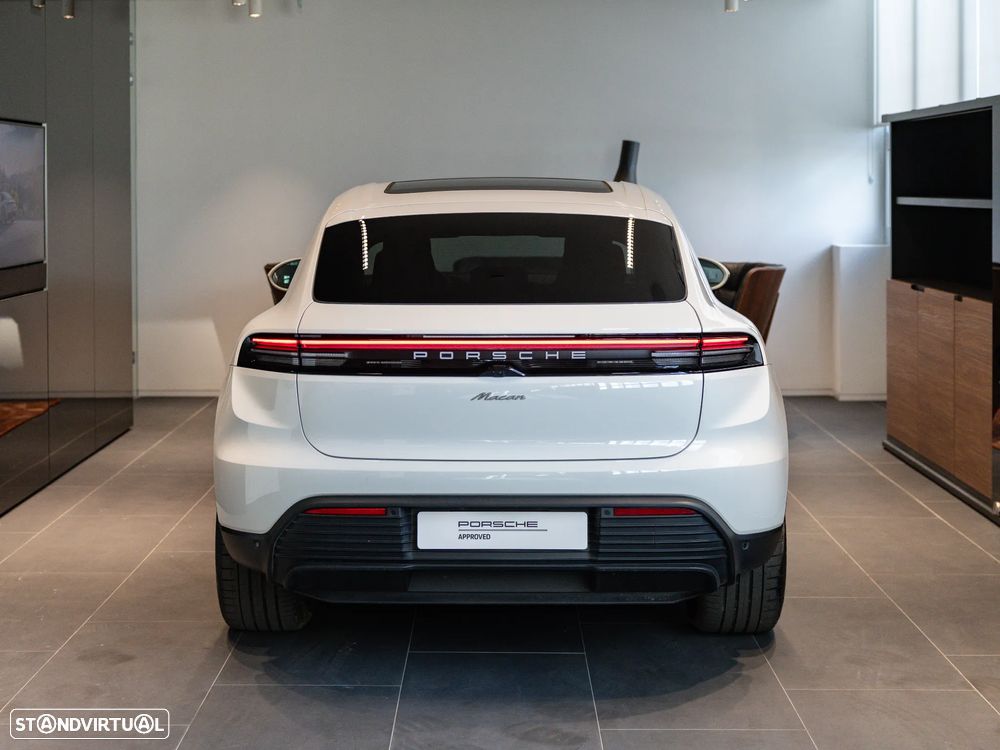 Porsche Macan Electric - 11