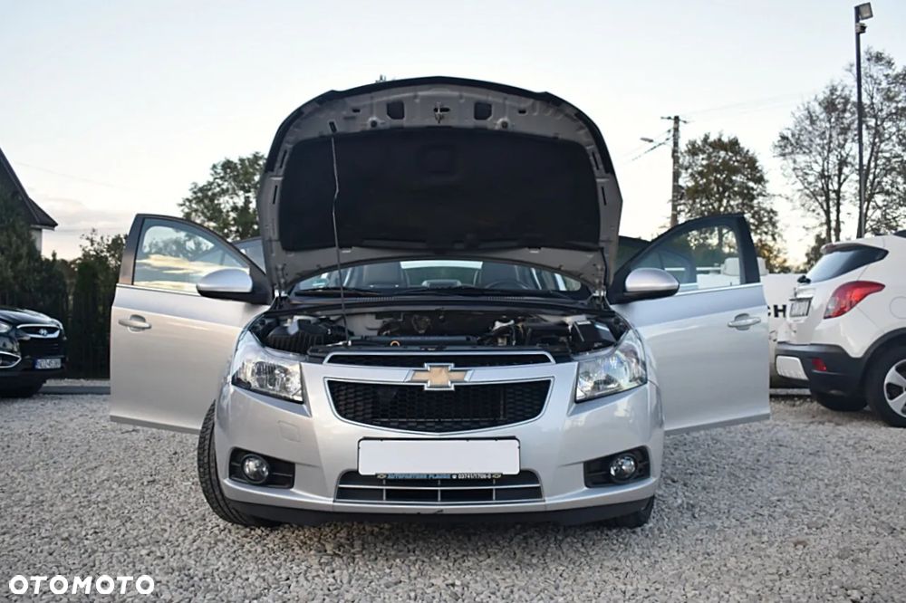 Chevrolet Cruze 1.8 LT - 12