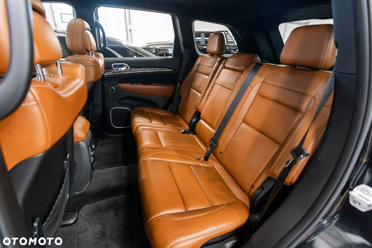 Jeep Grand Cherokee - 25