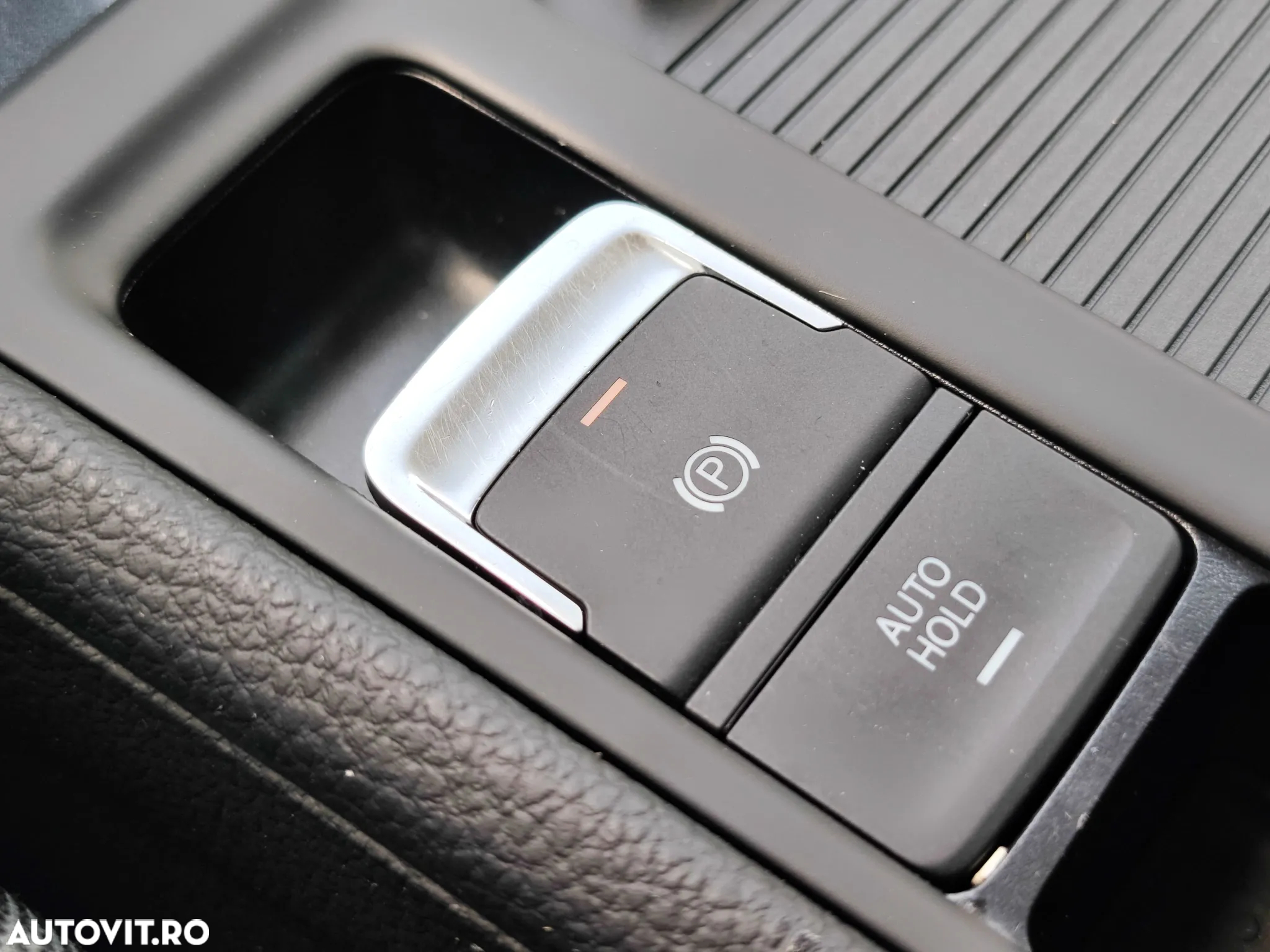 Volkswagen Golf 1.6 TDI Comfortline - 26