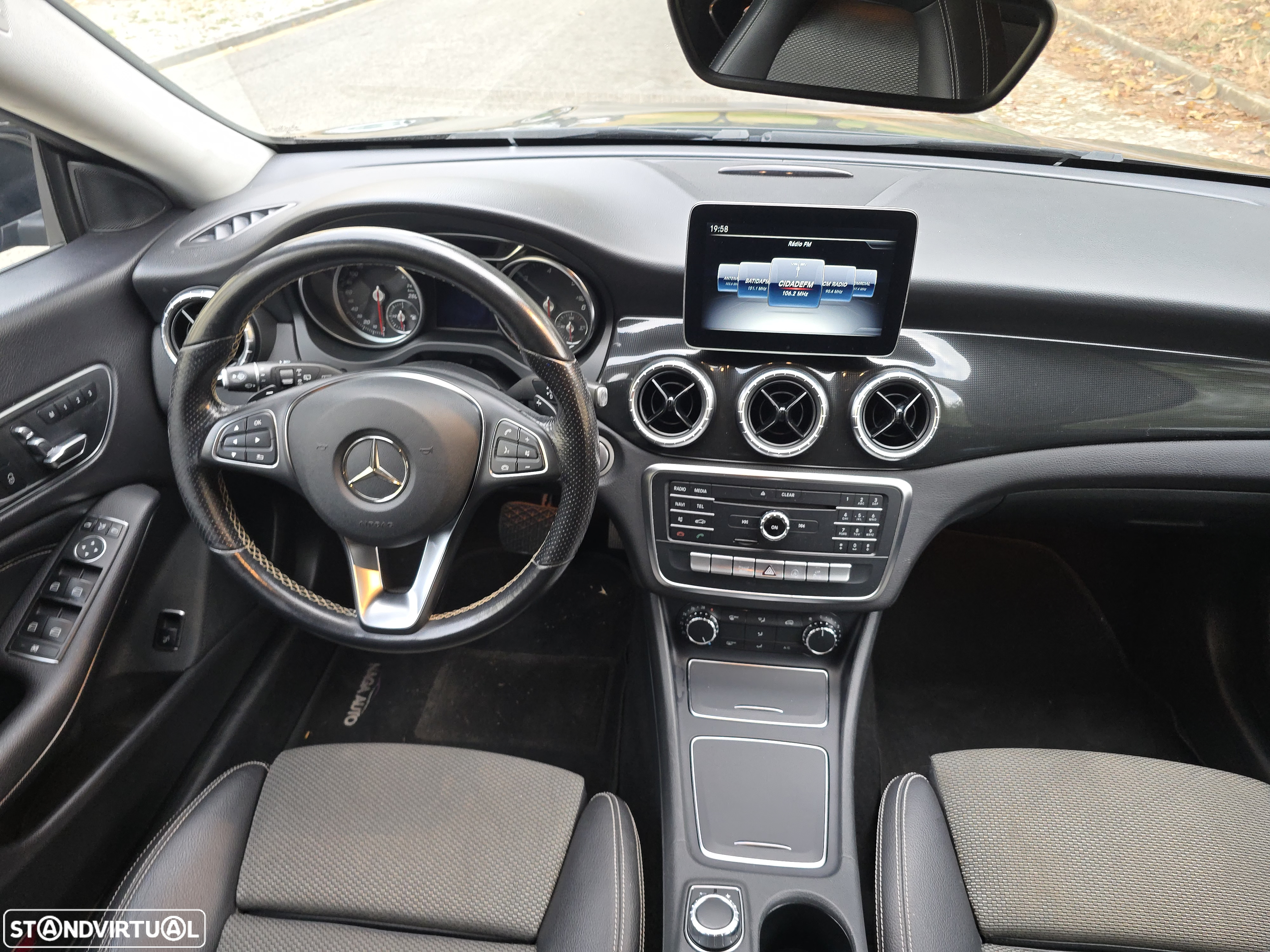 Mercedes-Benz CLA 200 d Shooting Brake Urban Aut. - 13