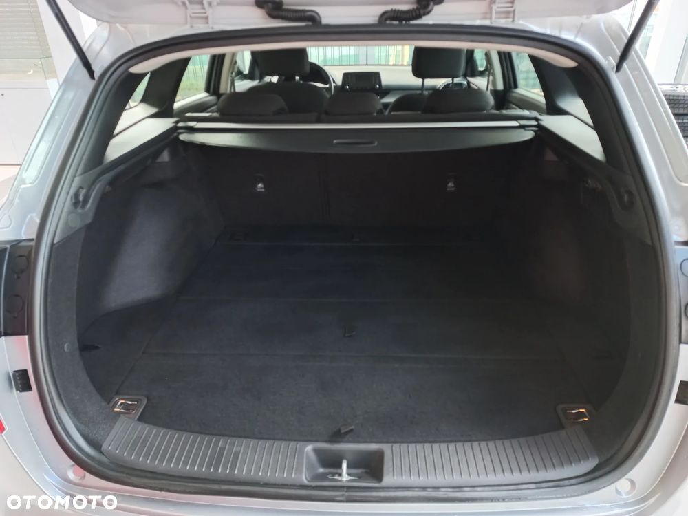 Hyundai i30 1.5 DPI Classic + - 12