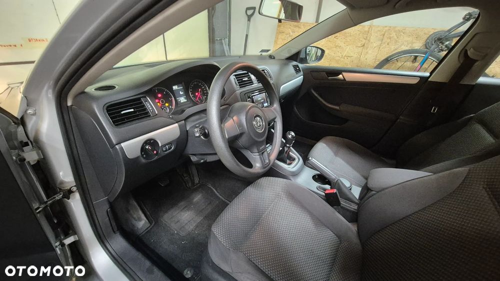 Volkswagen Jetta 1.6 TDI DPF Trendline - 7