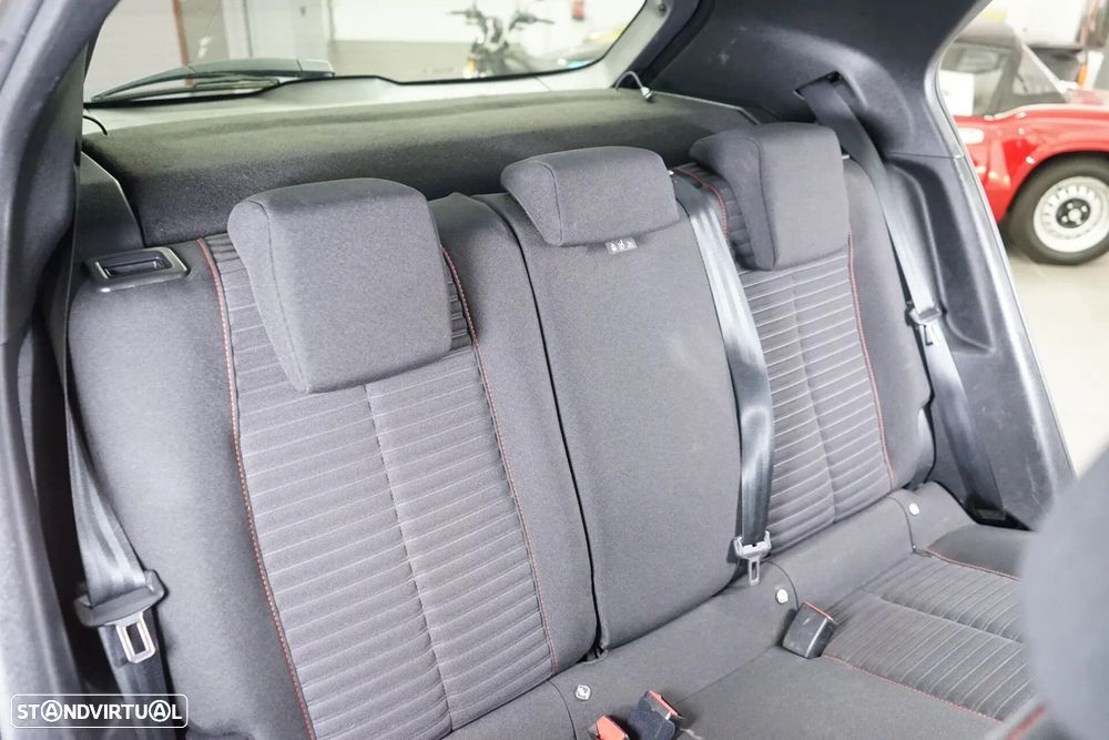 Peugeot 2008 1.2 PureTech Style - 36