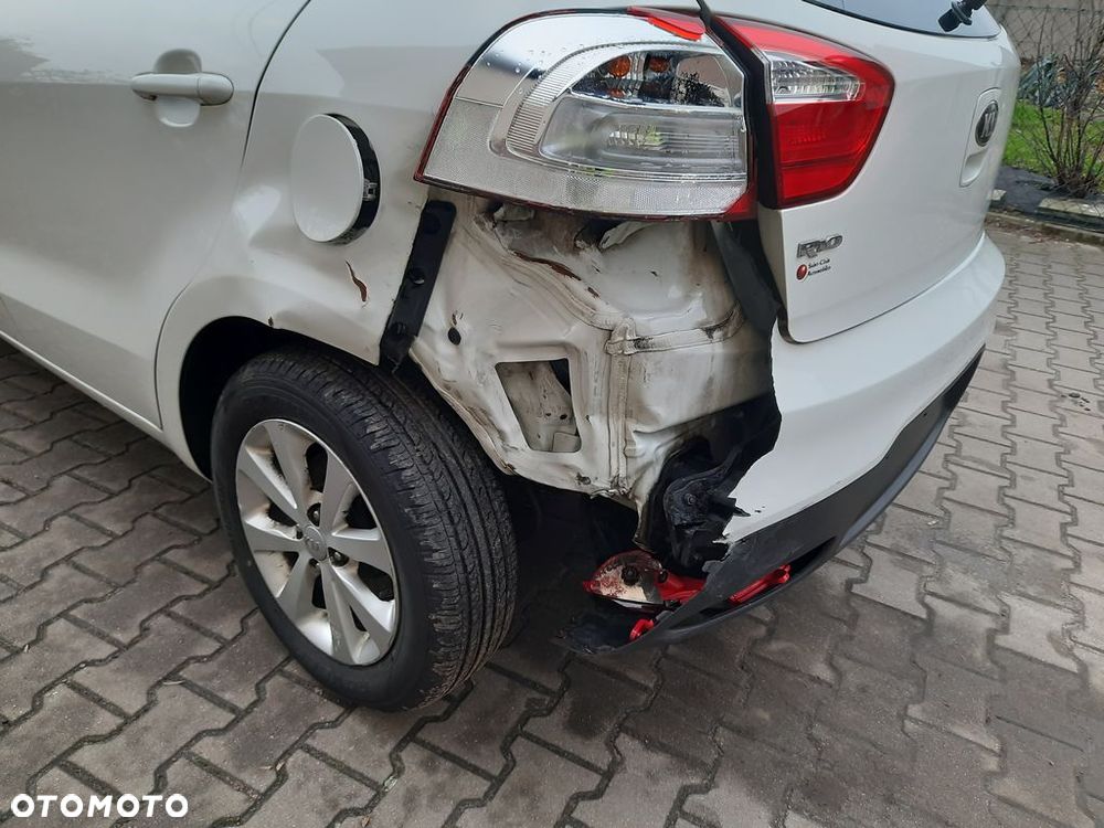 Kia Rio - 11