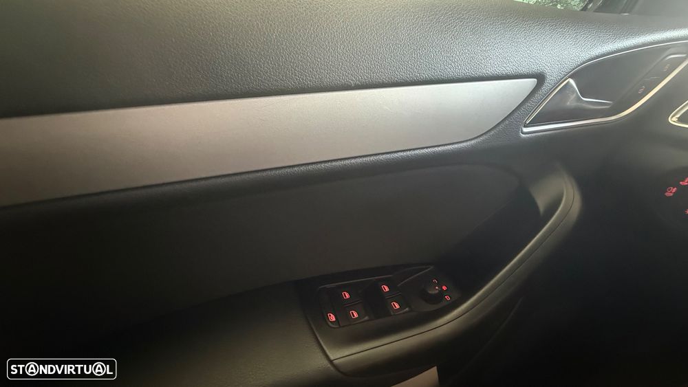 Audi Q3 2.0 TDI quattro Business Line S-line S-tronic - 30