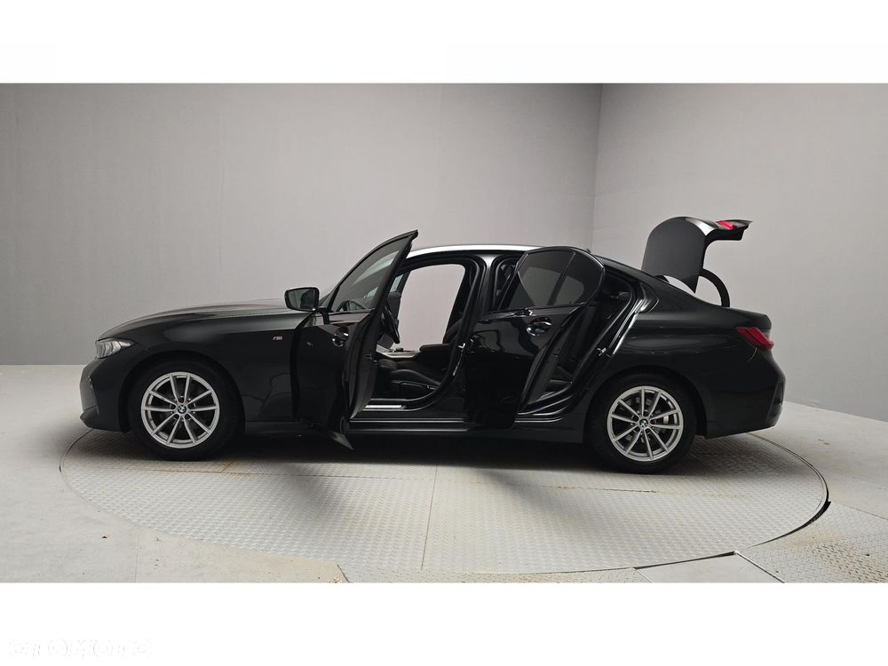 BMW Seria 3 320d xDrive mHEV M Sport - 10