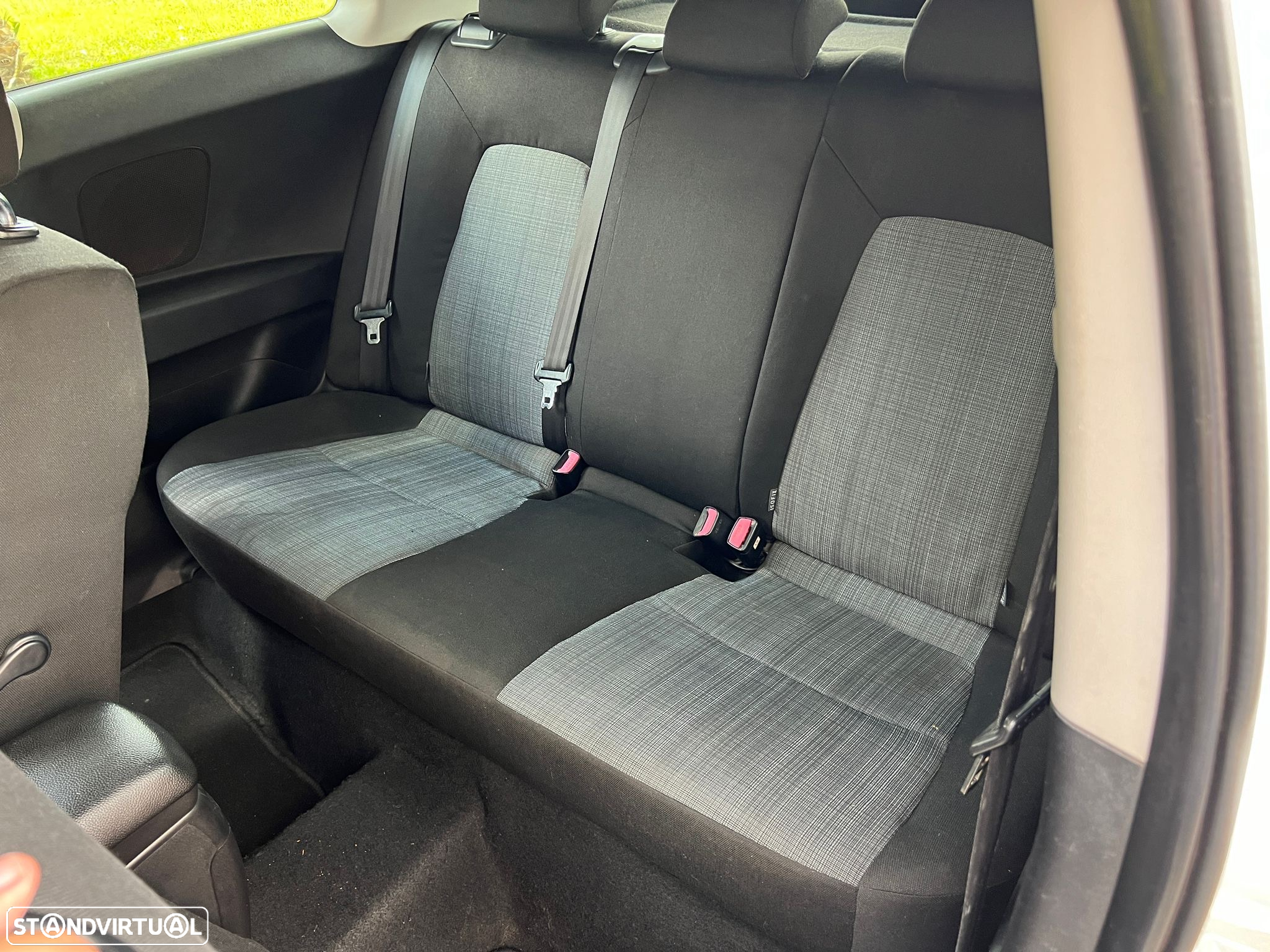 Kia Ceed S Coupé 1.6 CRDi EX - 4