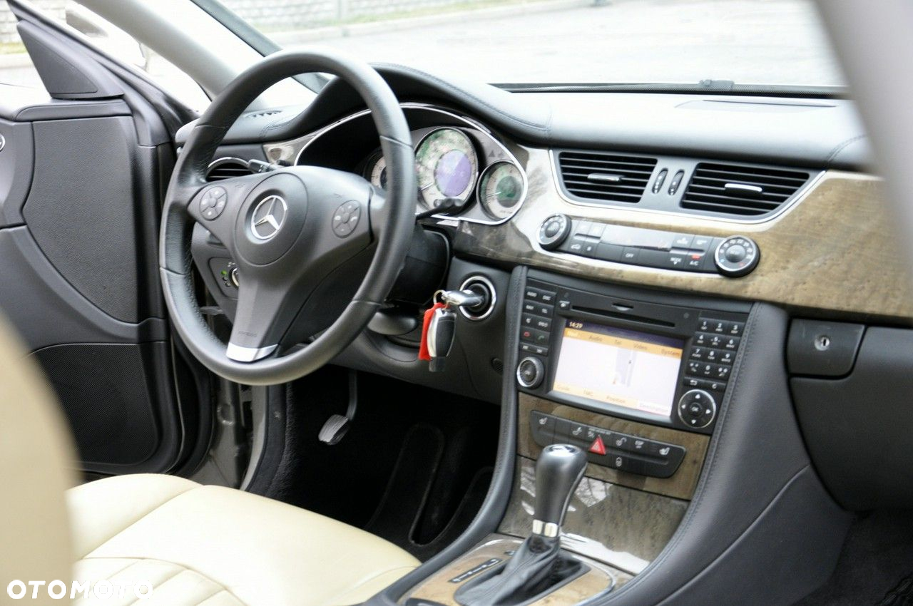 Mercedes-Benz CLS - 6