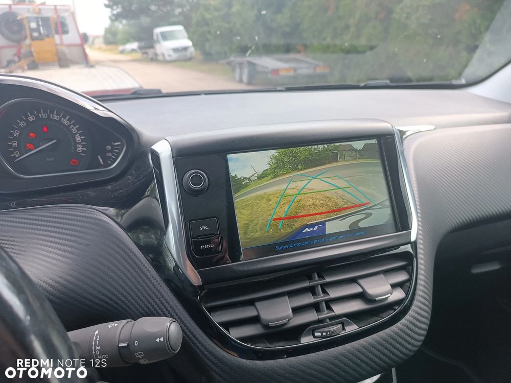 Peugeot 2008 1.2 Pure Tech Allure S&S - 12