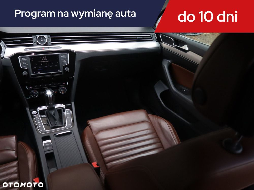 Volkswagen Passat - 10