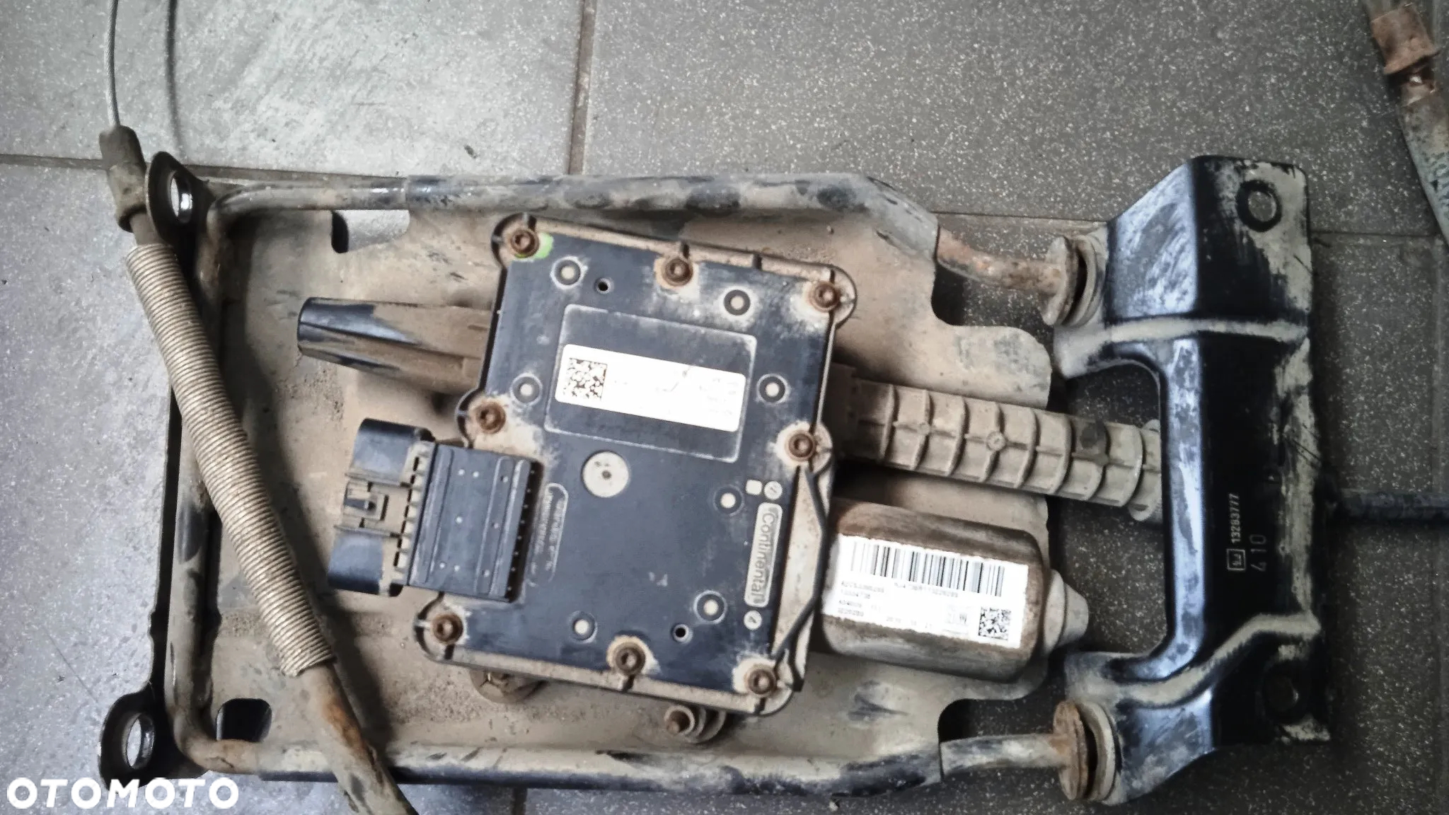 Hamulec ręczny elektryczny Opel Meriva B Insignia a2c53377109 a2c53395288 - 2