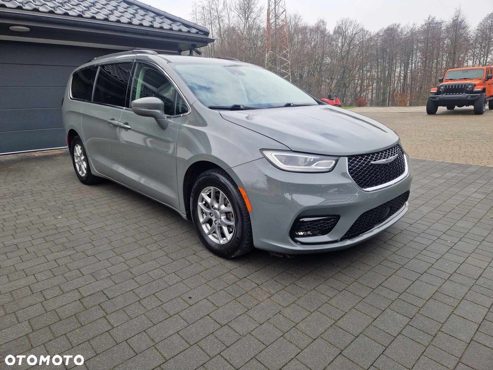 Chrysler Pacifica - 11