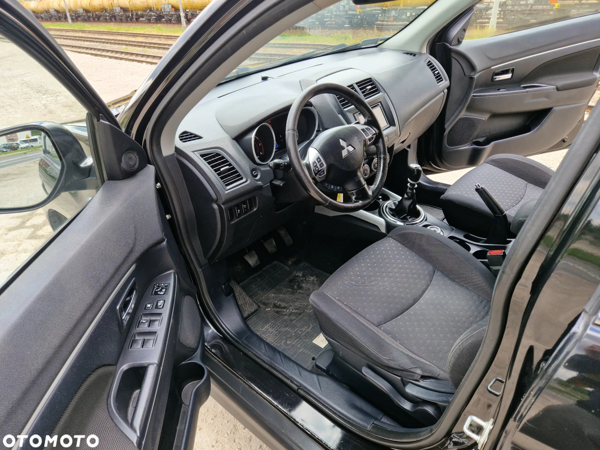 Mitsubishi ASX - 10