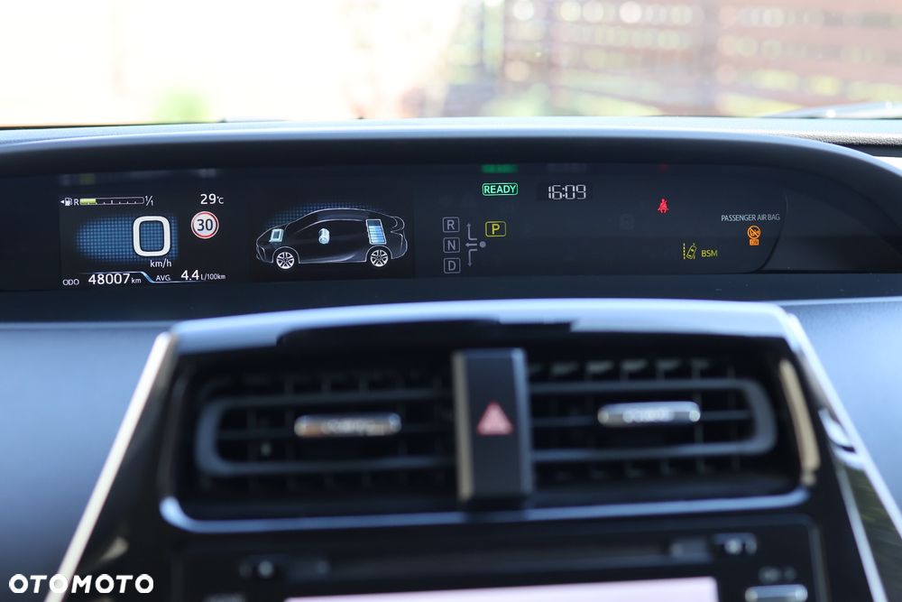 Toyota Prius Hybrid - 10