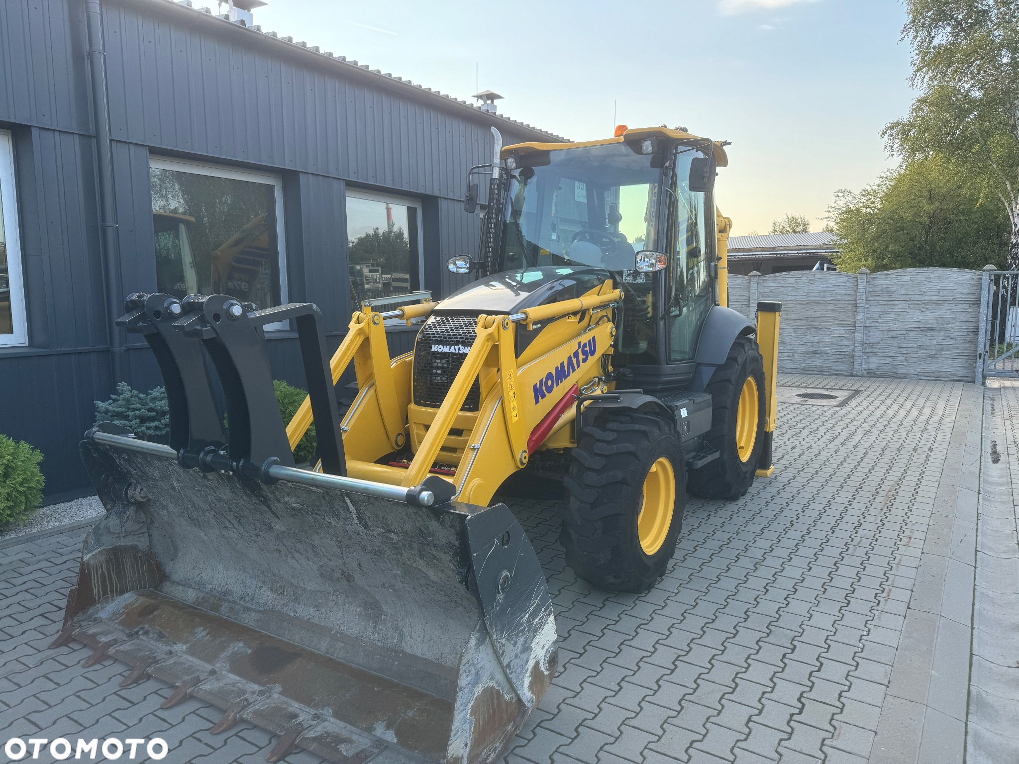 Komatsu WB 97R - 4