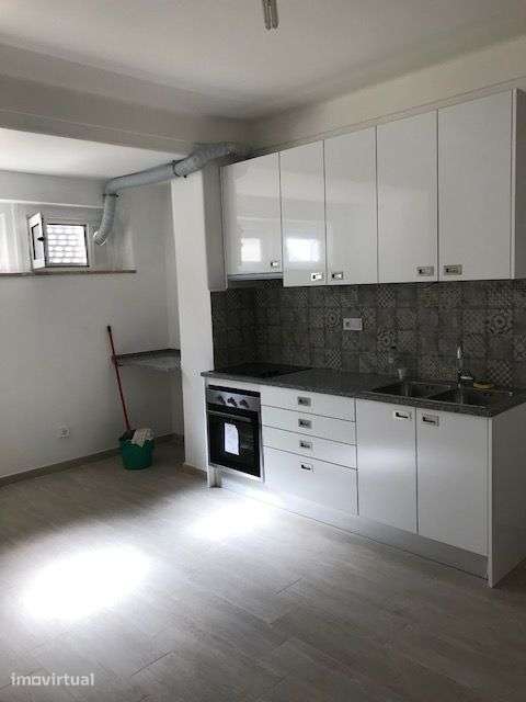 Atelier/estúdio remodelado em Entrecampos - Grande imagem: 5/9