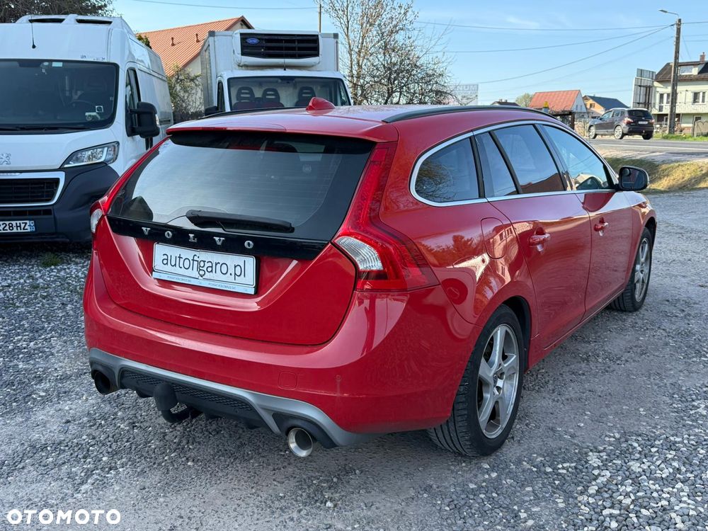 Volvo V60 D2 Momentum - 11