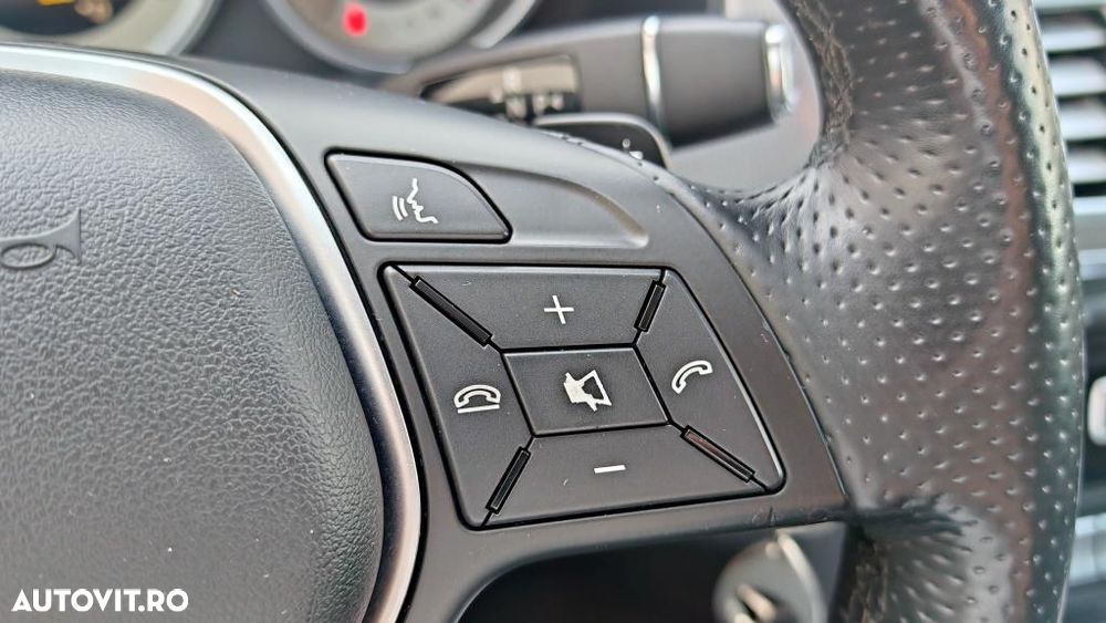 Mercedes-Benz E 220 CDI DPF BlueEFFICIENCY 7G-TRONIC Avantgarde - 22