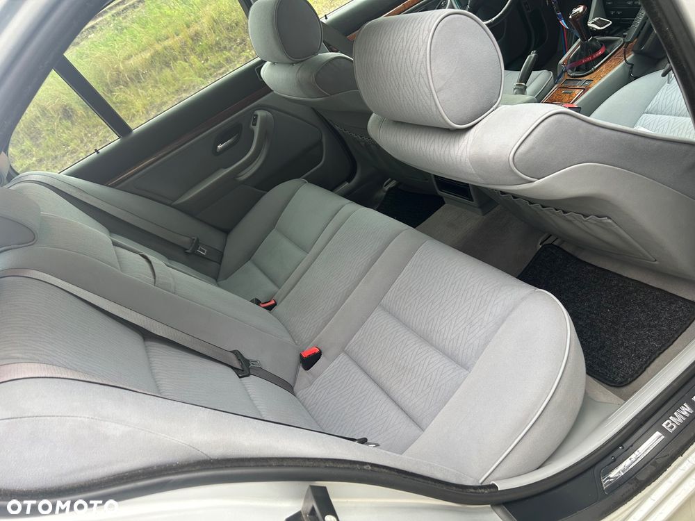 BMW Seria 5 523i - 16