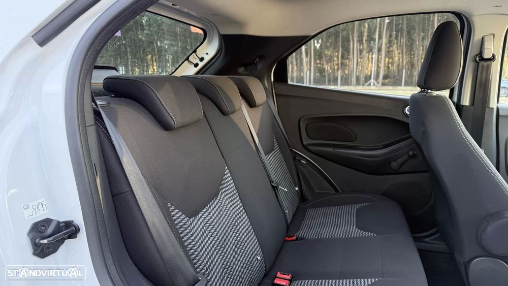 Ford KA+ 1.2 Ti-VCT White & Black Edition - 37