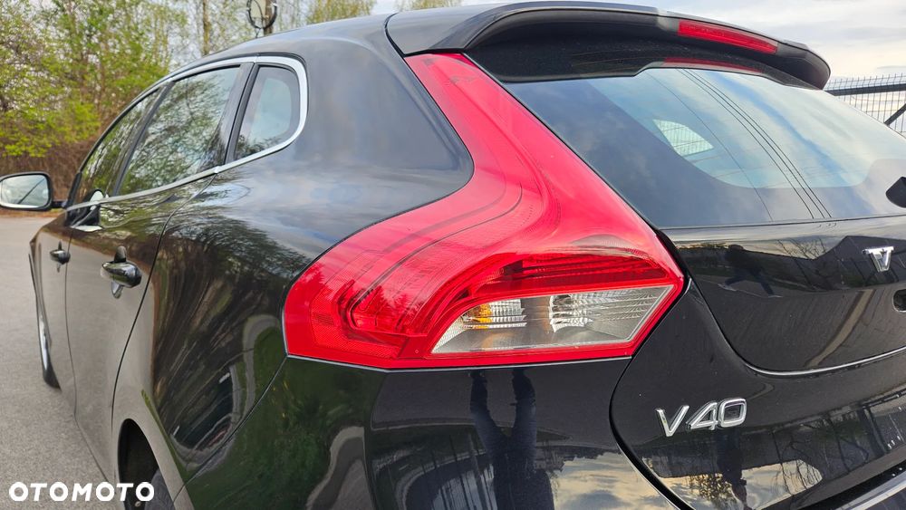 Volvo V40 D4 Momentum - 12