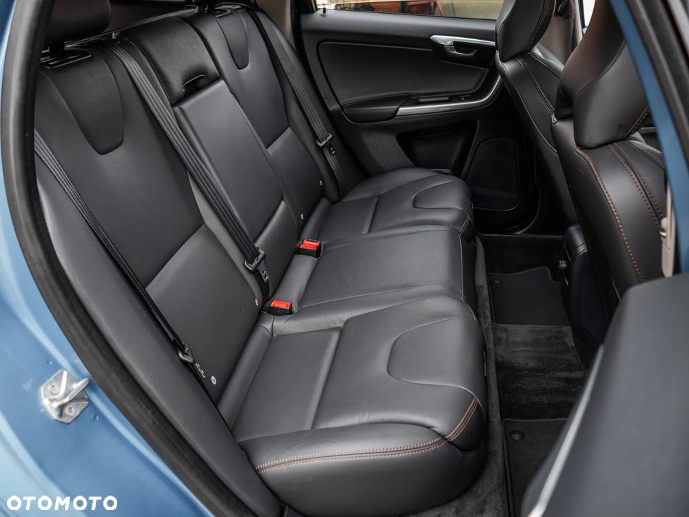 Volvo XC 60 D3 Geartronic Summum - 16