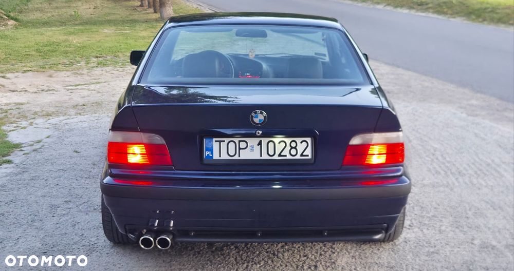 BMW Seria 3 320i - 7