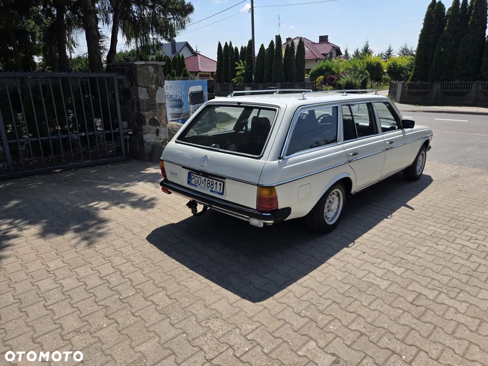 Mercedes-Benz W123 - 2