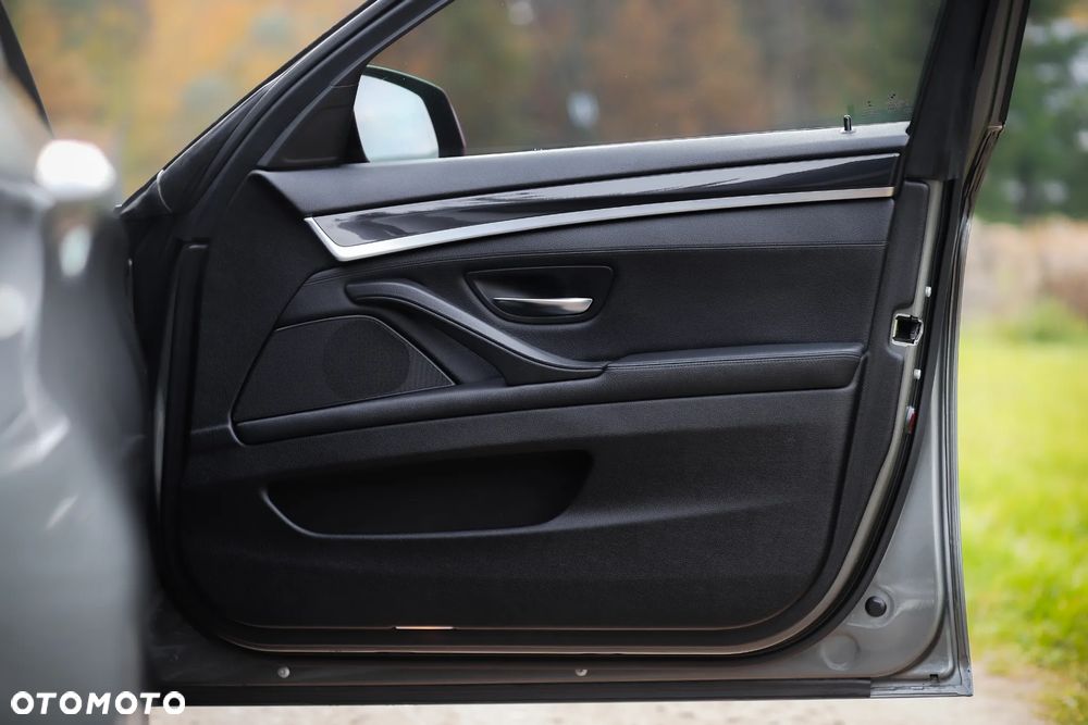 BMW Seria 5 520d xDrive - 19