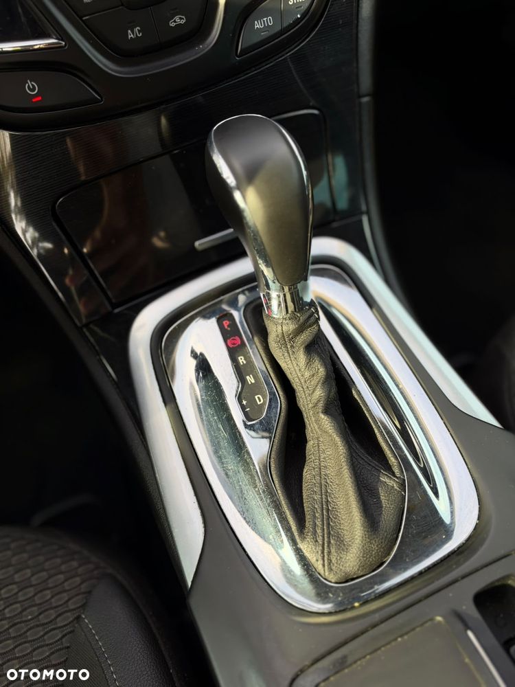Opel Insignia - 24