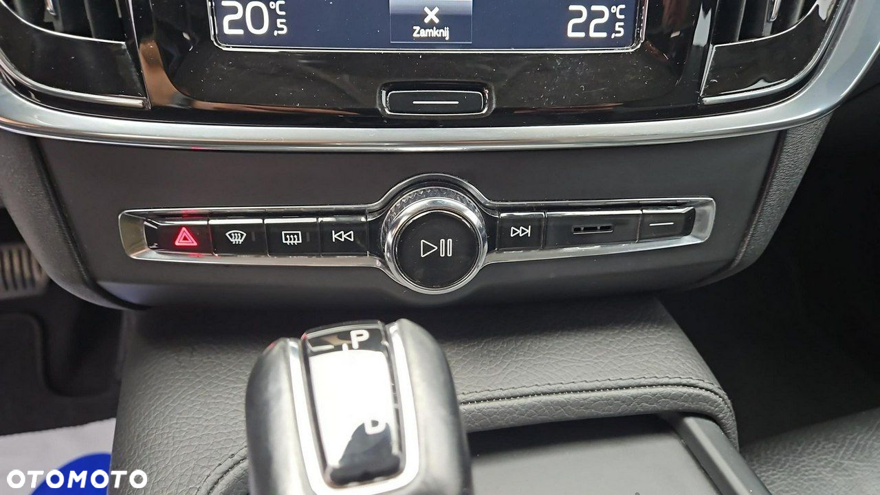 Volvo V90 D4 SCR Momentum Pro - 19
